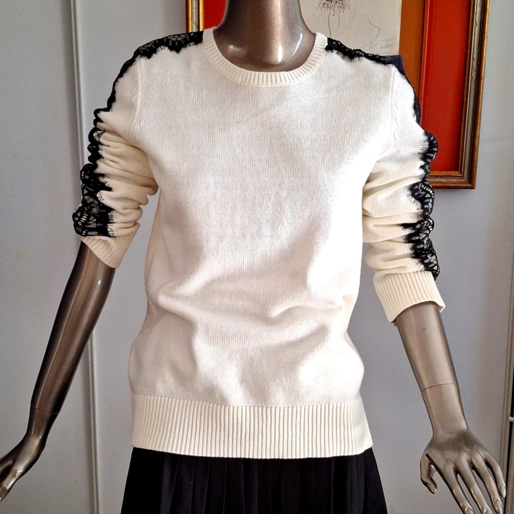Vintage sweater top with chantilly lace down sleeves